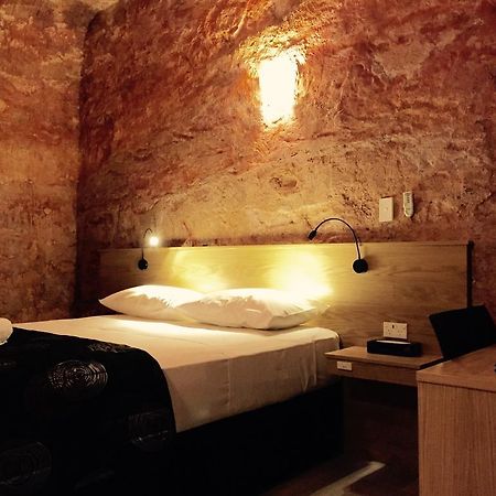 The Lookout Cave Underground Motel Coober Pedy Bilik gambar