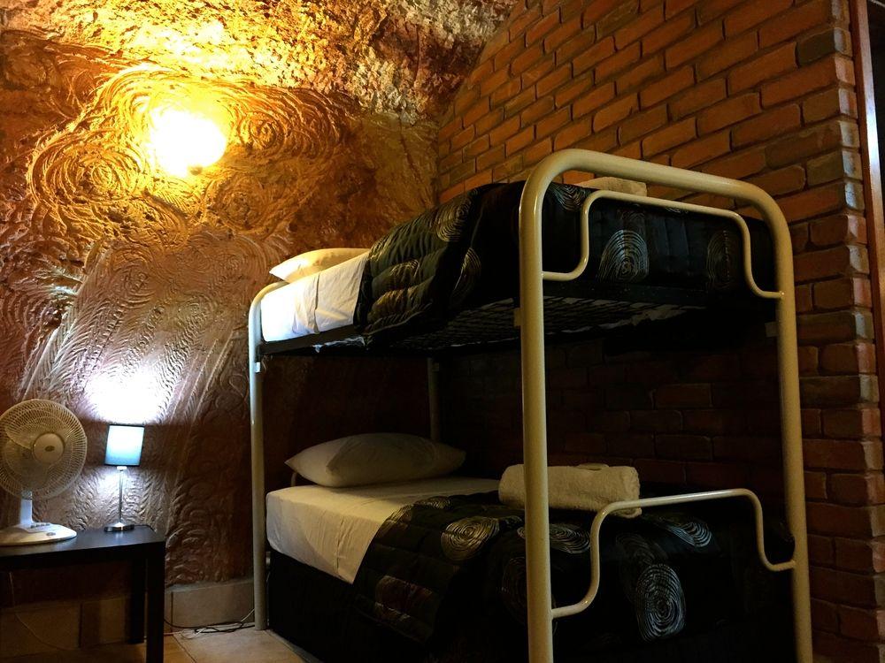 The Lookout Cave Underground Motel Coober Pedy Luaran gambar
