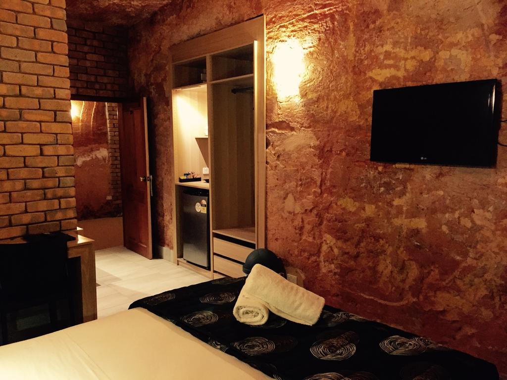 The Lookout Cave Underground Motel Coober Pedy Bilik gambar