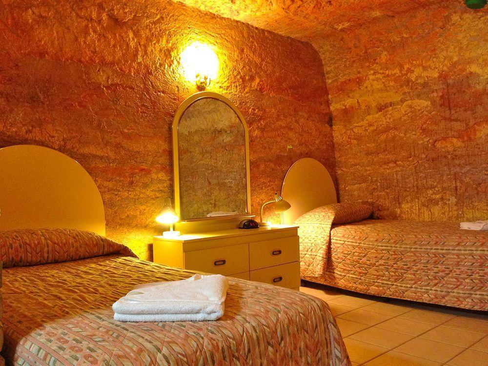 The Lookout Cave Underground Motel Coober Pedy Luaran gambar