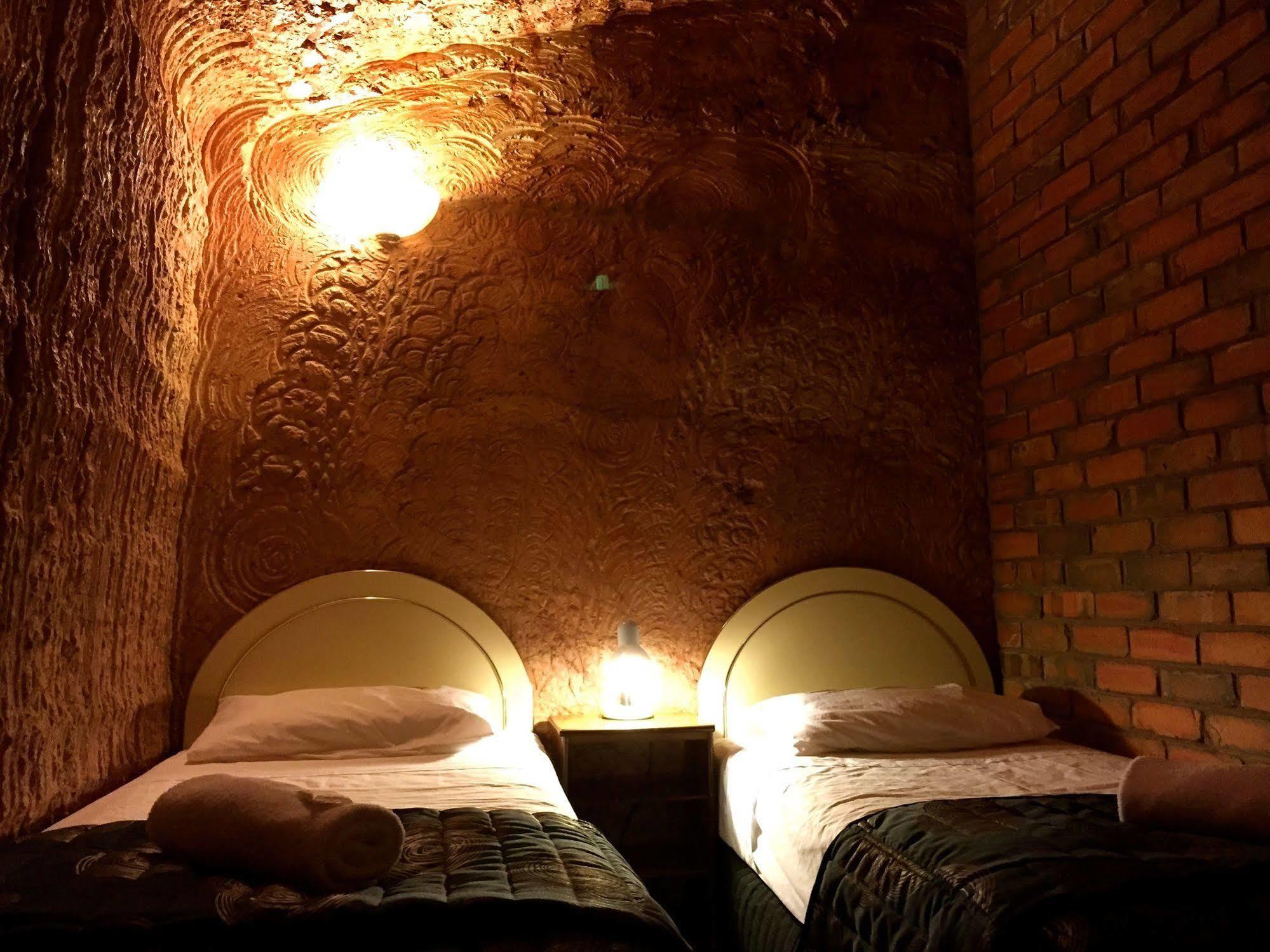 The Lookout Cave Underground Motel Coober Pedy Luaran gambar