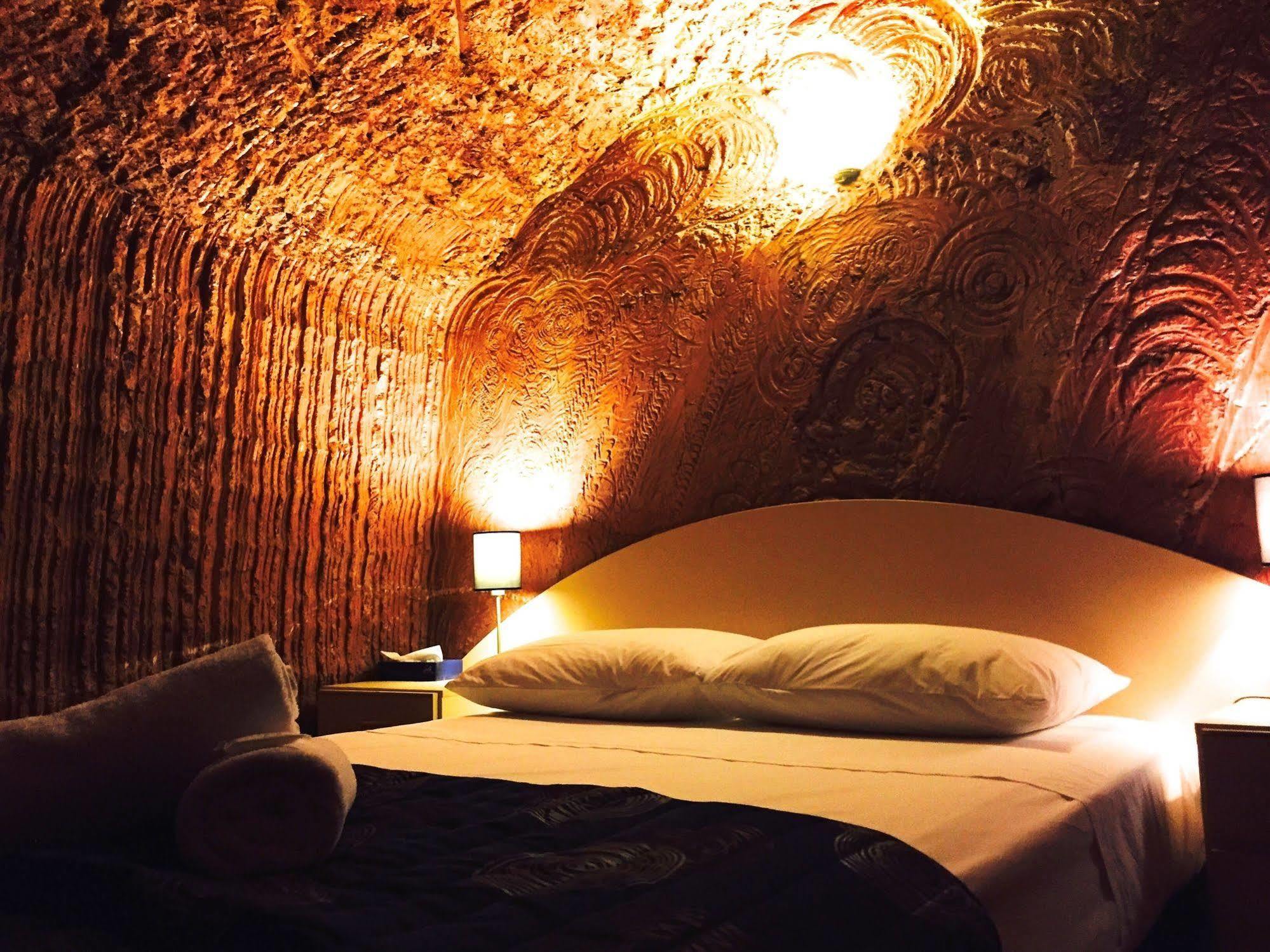The Lookout Cave Underground Motel Coober Pedy Luaran gambar